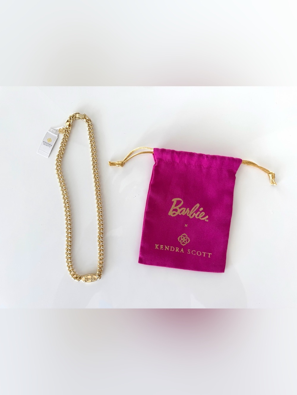 Kendra Scott Barbie Gold Chain Link Necklace With Pink Pouch
